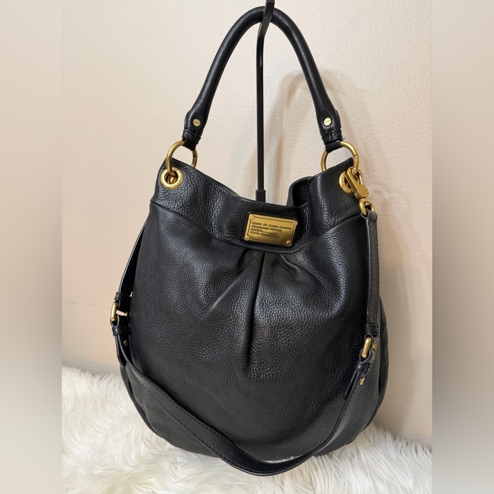 Marc by Marc Jacobs Black Leather Clas
Hillier Hobo